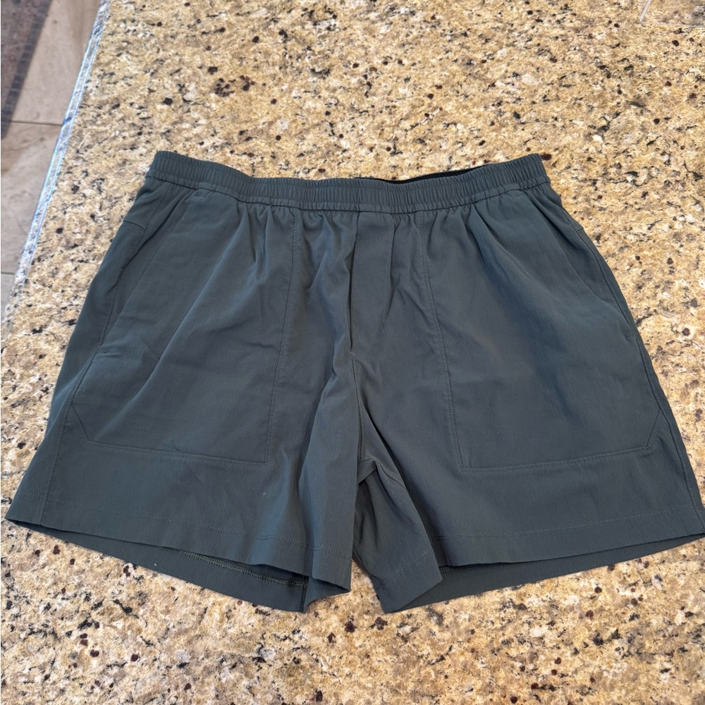lululemon athletica Men's Dark Green Athletic Shorts